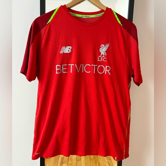 Vintage 2018 Liverpool FC ⚽️ New Balance Soccer Jersey LFC Betvictor EPL - Picture 2 of 15